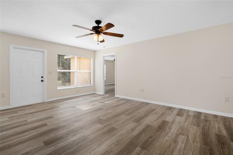 House in Leesburg, Florida 2 bedrooms, 117.24 sq.m. № 2219579 - photo 18