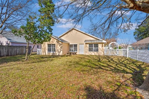 House in Leesburg, Florida 2 bedrooms, 117.24 sq.m. № 2219579 - photo 8