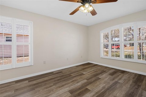 House in Leesburg, Florida 2 bedrooms, 117.24 sq.m. № 2219579 - photo 11