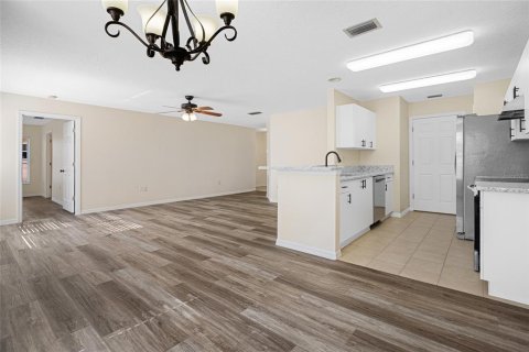 House in Leesburg, Florida 2 bedrooms, 117.24 sq.m. № 2219579 - photo 20