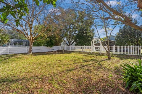 House in Leesburg, Florida 2 bedrooms, 117.24 sq.m. № 2219579 - photo 9