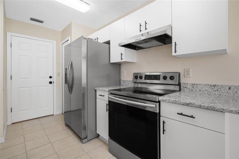House in Leesburg, Florida 2 bedrooms, 117.24 sq.m. № 2219579 - photo 23