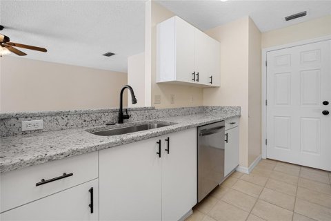 House in Leesburg, Florida 2 bedrooms, 117.24 sq.m. № 2219579 - photo 22