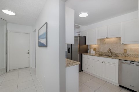 Condo in Safety Harbor, Florida, 2 bedrooms  № 1824579 - photo 14