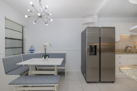 Condo in Safety Harbor, Florida, 2 bedrooms  № 1824579 - photo 11