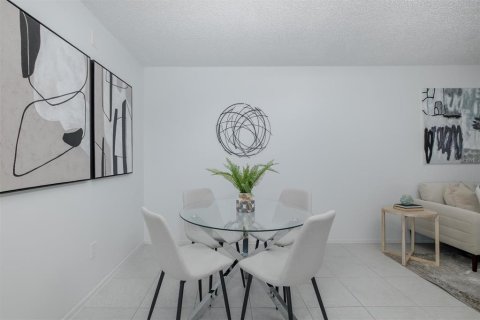 Condo in Safety Harbor, Florida, 2 bedrooms  № 1824579 - photo 18