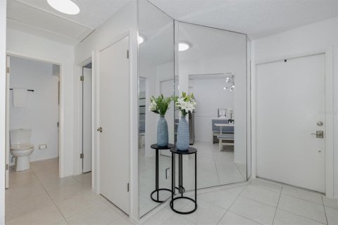 Condo in Safety Harbor, Florida, 2 bedrooms  № 1824579 - photo 8