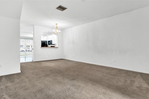 Townhouse in Riverview, Florida 2 bedrooms, 129.13 sq.m. № 1521786 - photo 6