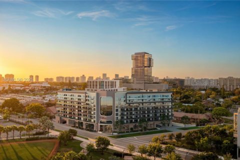 Condo in Hallandale Beach, Florida  № 2153860 - photo 11