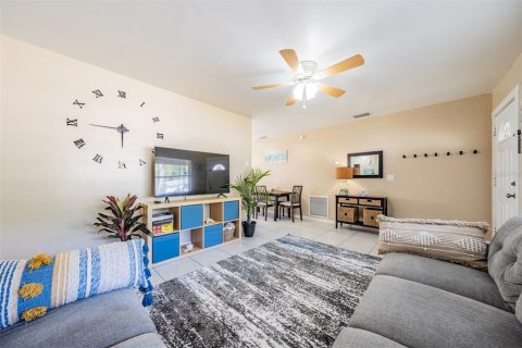 House in Largo, Florida 2 bedrooms, 74.14 sq.m. № 1876759 - photo 6