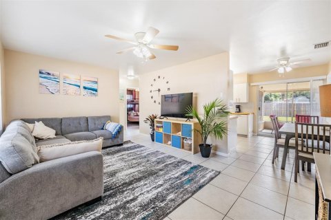 House in Largo, Florida 2 bedrooms, 74.14 sq.m. № 1876759 - photo 7
