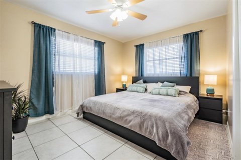 House in Largo, Florida 2 bedrooms, 74.14 sq.m. № 1876759 - photo 17