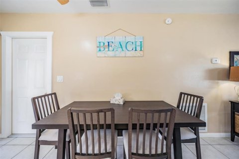 House in Largo, Florida 2 bedrooms, 74.14 sq.m. № 1876759 - photo 10