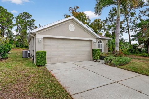 Villa ou maison à vendre à Holiday, Floride: 2 chambres, 144.46 m2 № 2204572 - photo 2