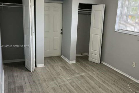 Villa ou maison à louer à Miami, Floride: 3 chambres, 127.28 m2 № 1998283 - photo 7