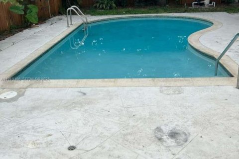 Villa ou maison à louer à Miami, Floride: 3 chambres, 127.28 m2 № 1998283 - photo 12