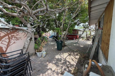 Villa ou maison à vendre à Hialeah, Floride: 4 chambres, 66.89 m2 № 2147392 - photo 21