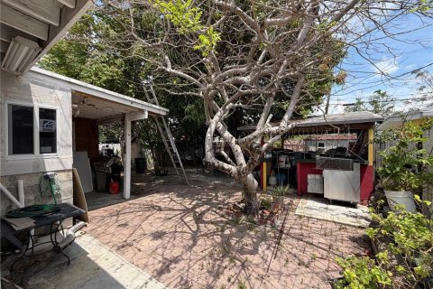 Villa ou maison à vendre à Hialeah, Floride: 4 chambres, 66.89 m2 № 2147392 - photo 26