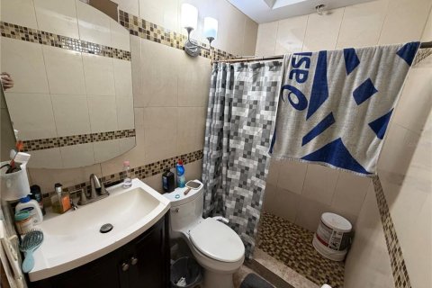 Villa ou maison à vendre à Hialeah, Floride: 4 chambres, 66.89 m2 № 2147392 - photo 14