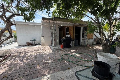 Villa ou maison à vendre à Hialeah, Floride: 4 chambres, 66.89 m2 № 2147392 - photo 18