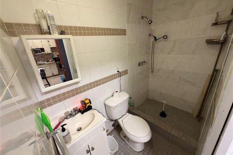 Villa ou maison à vendre à Hialeah, Floride: 4 chambres, 66.89 m2 № 2147392 - photo 12