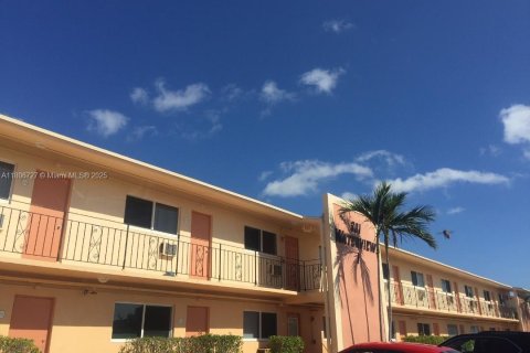 Copropriété à vendre à Pompano Beach, Floride: 1 chambre, 51.1 m2 № 1748430 - photo 22