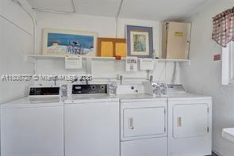 Copropriété à vendre à Pompano Beach, Floride: 1 chambre, 51.1 m2 № 1748430 - photo 21