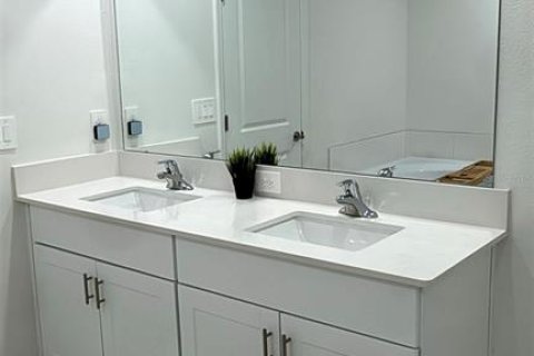 Adosado en alquiler en San Antonio, Florida, 3 dormitorios, 167.32 m2 № 1899397 - foto 16