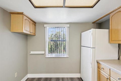 Condo in Oldsmar, Florida, 2 bedrooms  № 1647984 - photo 10