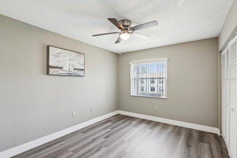 Condo in Oldsmar, Florida, 2 bedrooms  № 1647984 - photo 17