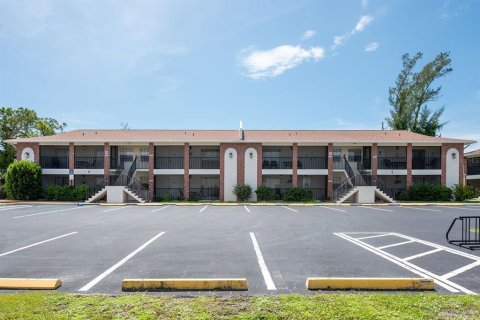 Condo à Englewood, Floride, 2 chambres  № 2366552