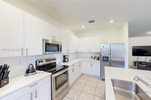 Купить таунхаус в Хомстед, Флорида 3 спальни, 169.73м2, № 2008912 - фото 12