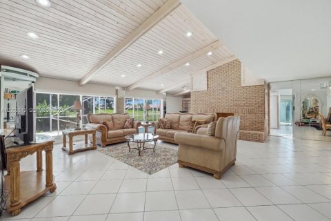 Casa en venta en Tamarac, Florida, 3 dormitorios, 220.92 m2 № 2300084 - foto 27