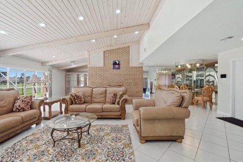 Casa en venta en Tamarac, Florida, 3 dormitorios, 220.92 m2 № 2300084 - foto 16