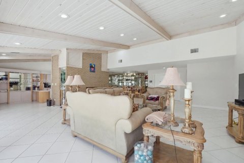 Casa en venta en Tamarac, Florida, 3 dormitorios, 220.92 m2 № 2300084 - foto 19