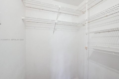 Casa en venta en Tamarac, Florida, 3 dormitorios, 220.92 m2 № 2300084 - foto 25