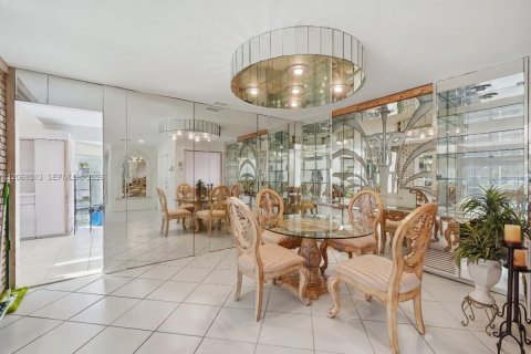 Casa en venta en Tamarac, Florida, 3 dormitorios, 220.92 m2 № 2300084 - foto 12