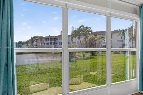 Condo in Lauderdale Lakes, Florida, 1 bedroom  № 2014124 - photo 22