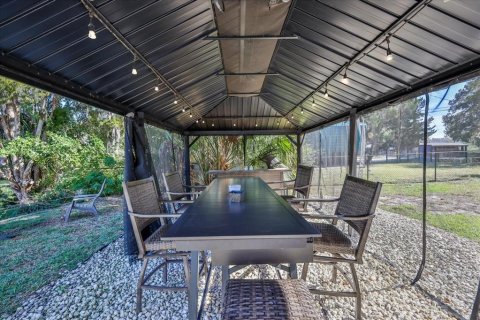 House in Weeki Wachee, Florida 4 bedrooms, 115.94 sq.m. № 2230232 - photo 9