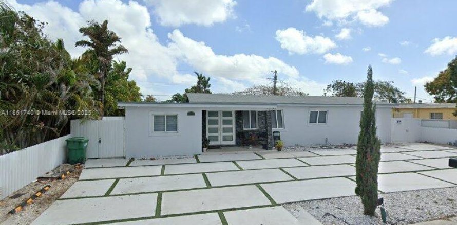 Immobilier commercial à Miami, Floride 1 chambre, 186.36 m2 № 1892204