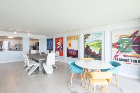 Condo in West Palm Beach, Florida, 3 bedrooms  № 2246330 - photo 14