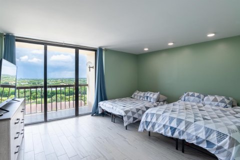 Condo in West Palm Beach, Florida, 3 bedrooms  № 2246330 - photo 25