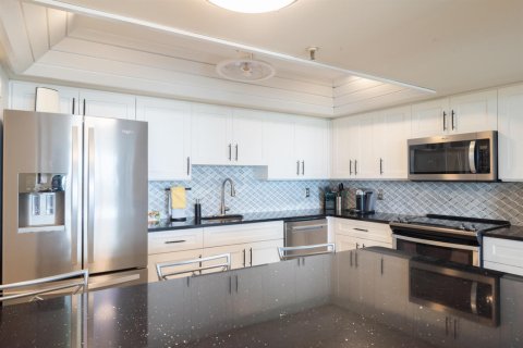 Condo in West Palm Beach, Florida, 3 bedrooms  № 2246330 - photo 18