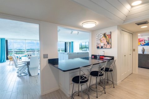 Condo in West Palm Beach, Florida, 3 bedrooms  № 2246330 - photo 21