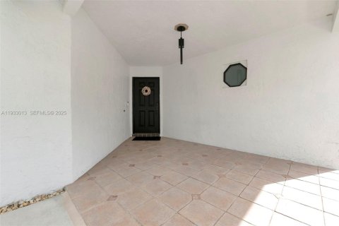 House in Weston, Florida 3 bedrooms, 177.81 sq.m. № 1991804 - photo 25
