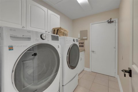 House in Weston, Florida 3 bedrooms, 177.81 sq.m. № 1991804 - photo 7