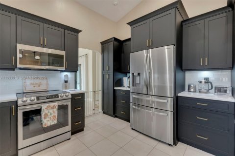 House in Weston, Florida 3 bedrooms, 177.81 sq.m. № 1991804 - photo 4