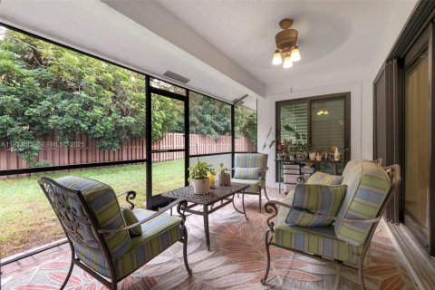 House in Weston, Florida 3 bedrooms, 177.81 sq.m. № 1991804 - photo 10