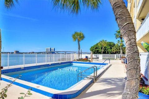 Condo in Daytona Beach, Florida, 2 bedrooms  № 1798379 - photo 30