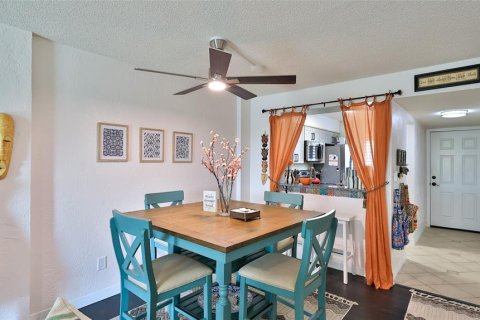 Condo in Daytona Beach, Florida, 2 bedrooms  № 1798379 - photo 14